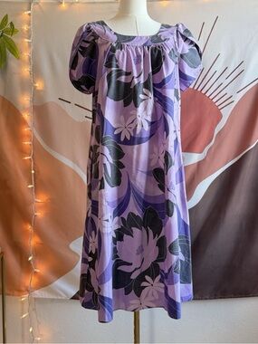 Hilo Hattie Dress Women’s Size M Purple Hawaiian Lavender Floral Tropical Resort